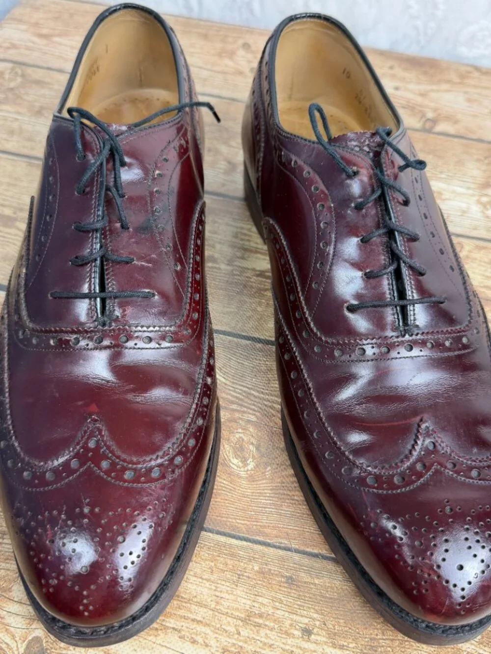 Johnston & Murphy Men's Size 10 Burgundy Brown Leather Wingtip Oxford Dress